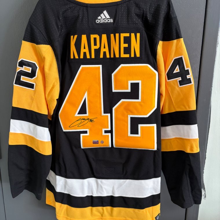 Autographed Kasperi Kapanen Pittsburgh Penguins jersey